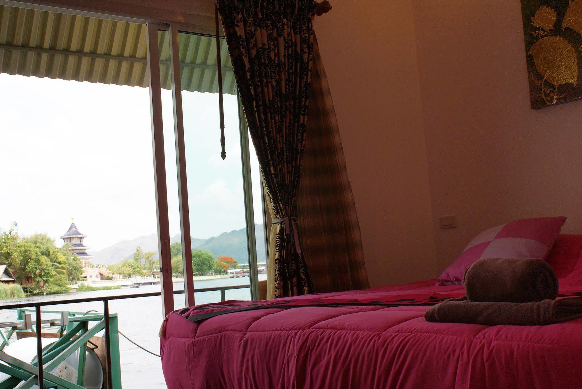 Tara Raft Hotell Kanchanaburi by Eksteriør bilde