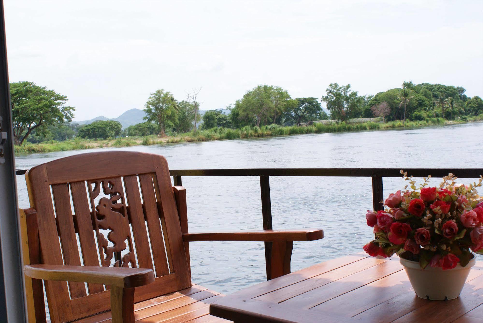 Tara Raft Hotell Kanchanaburi by Eksteriør bilde